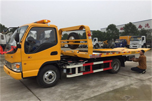 襄樊哪里有拖车服务